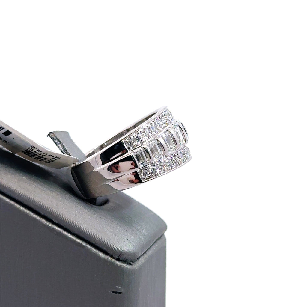 14k White Gold 3.25CT Emerald Diamond Wedding Band 10.3g Size 10 S107764