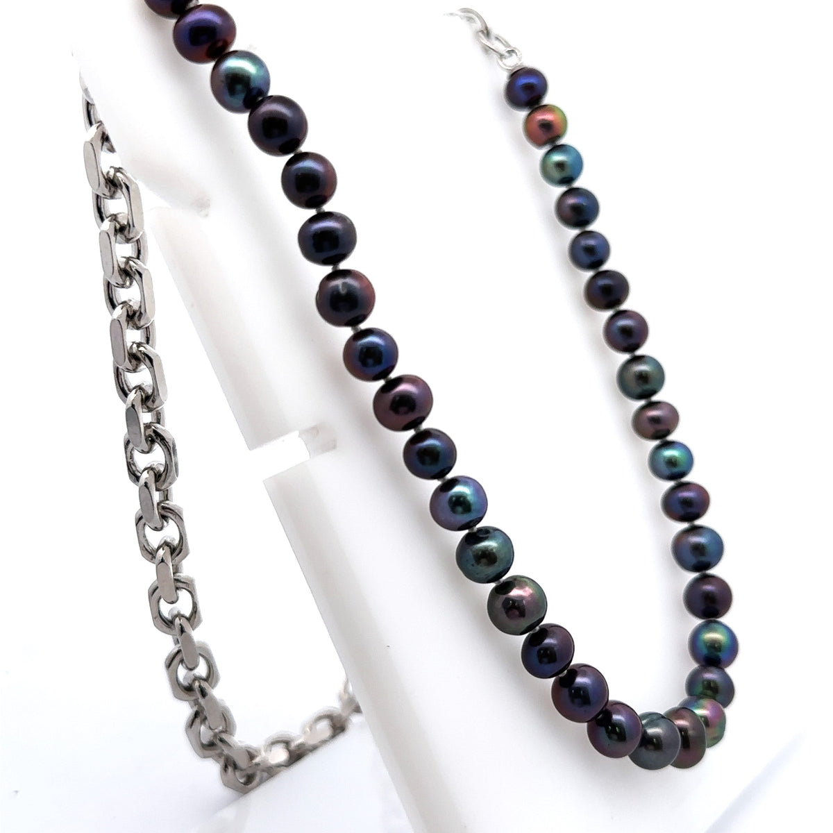 Vera Wang Silver & Black Pearl necklace, 20", 50.3gm, S16157
