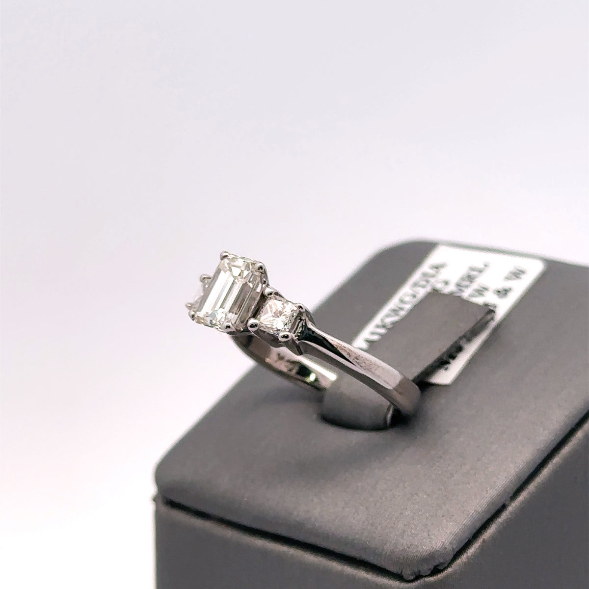 14k White Gold 1.35CT Diamond Engagement Ring Size 5.50 S106569