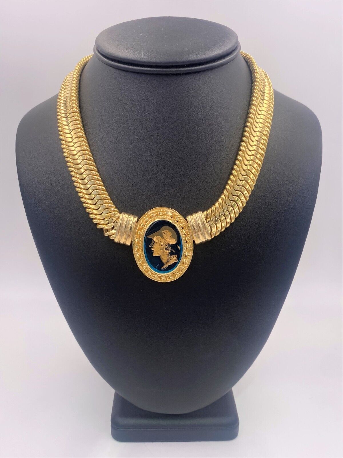 Estate 14k Yellow Gold Ladies Fancy Cameo Necklace, S107100