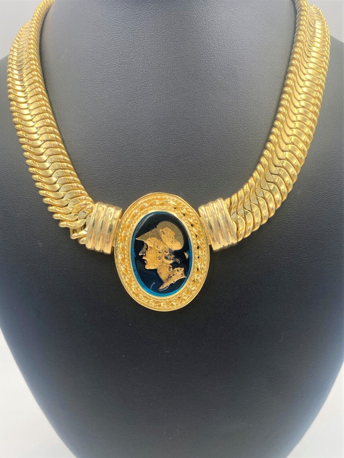 Estate 14k Yellow Gold Ladies Fancy Cameo Necklace, S107100