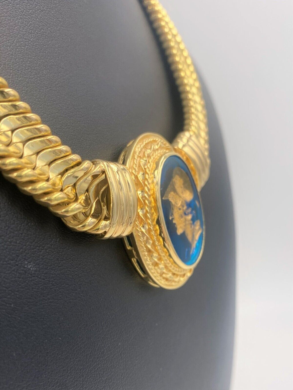 Estate 14k Yellow Gold Ladies Fancy Cameo Necklace, S107100