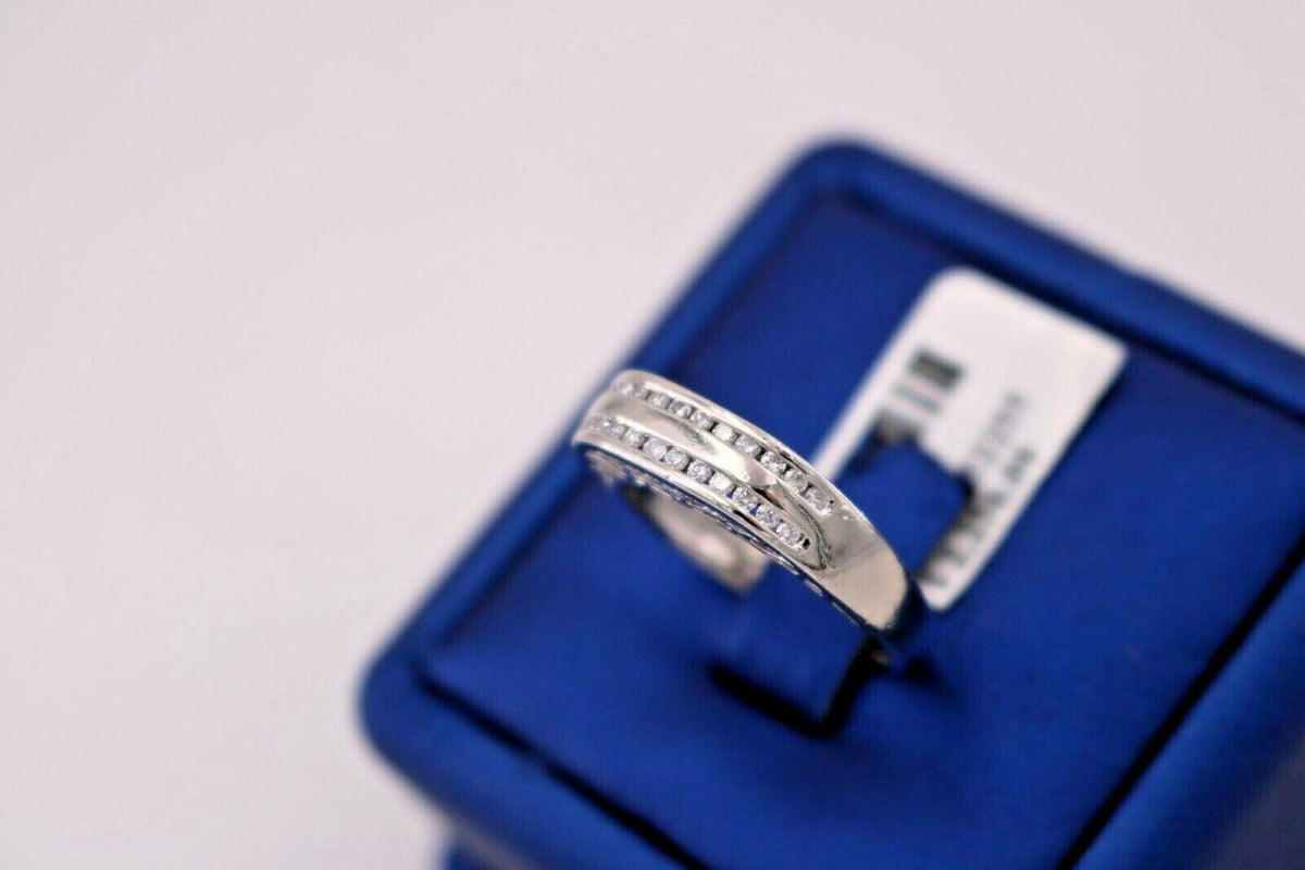 Platinum 0.25 CT Diamond Ladies Band, 6.5gm, Size 7