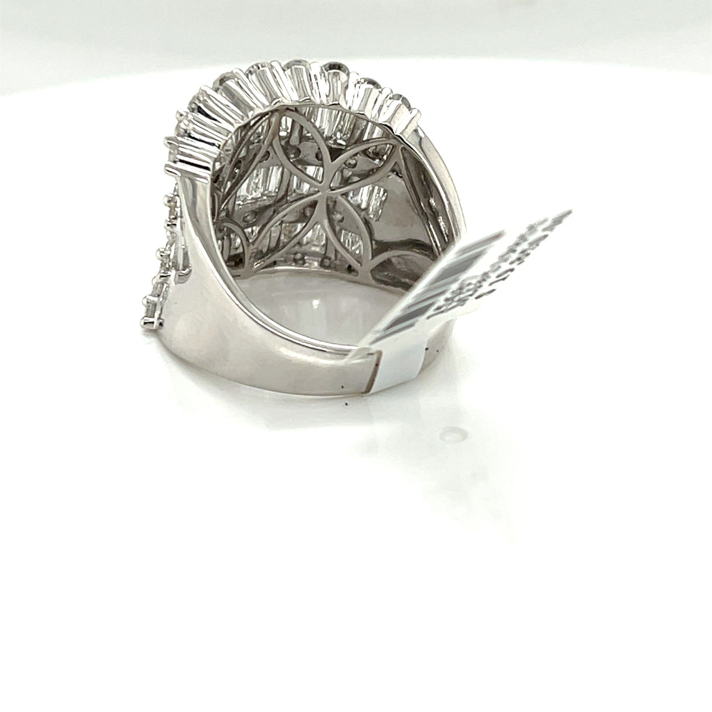 14k White Gold 4.85CT Ladies Baguette Diamond Ring, 8.1gm, Size 7.25,