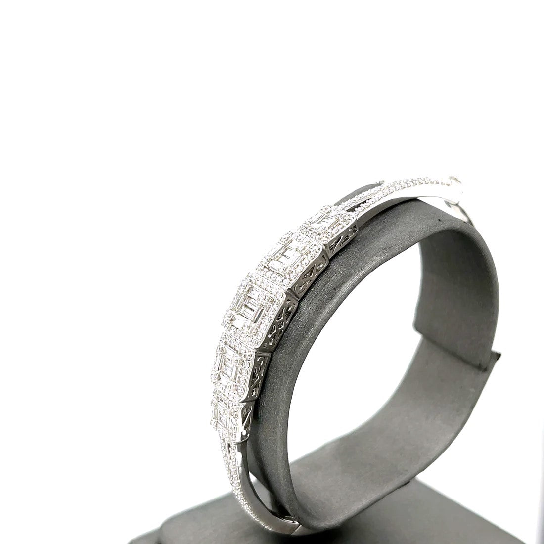 14k White Gold 2.35 Ct Diamond Ladies Bangle Bracelet, 16.9g