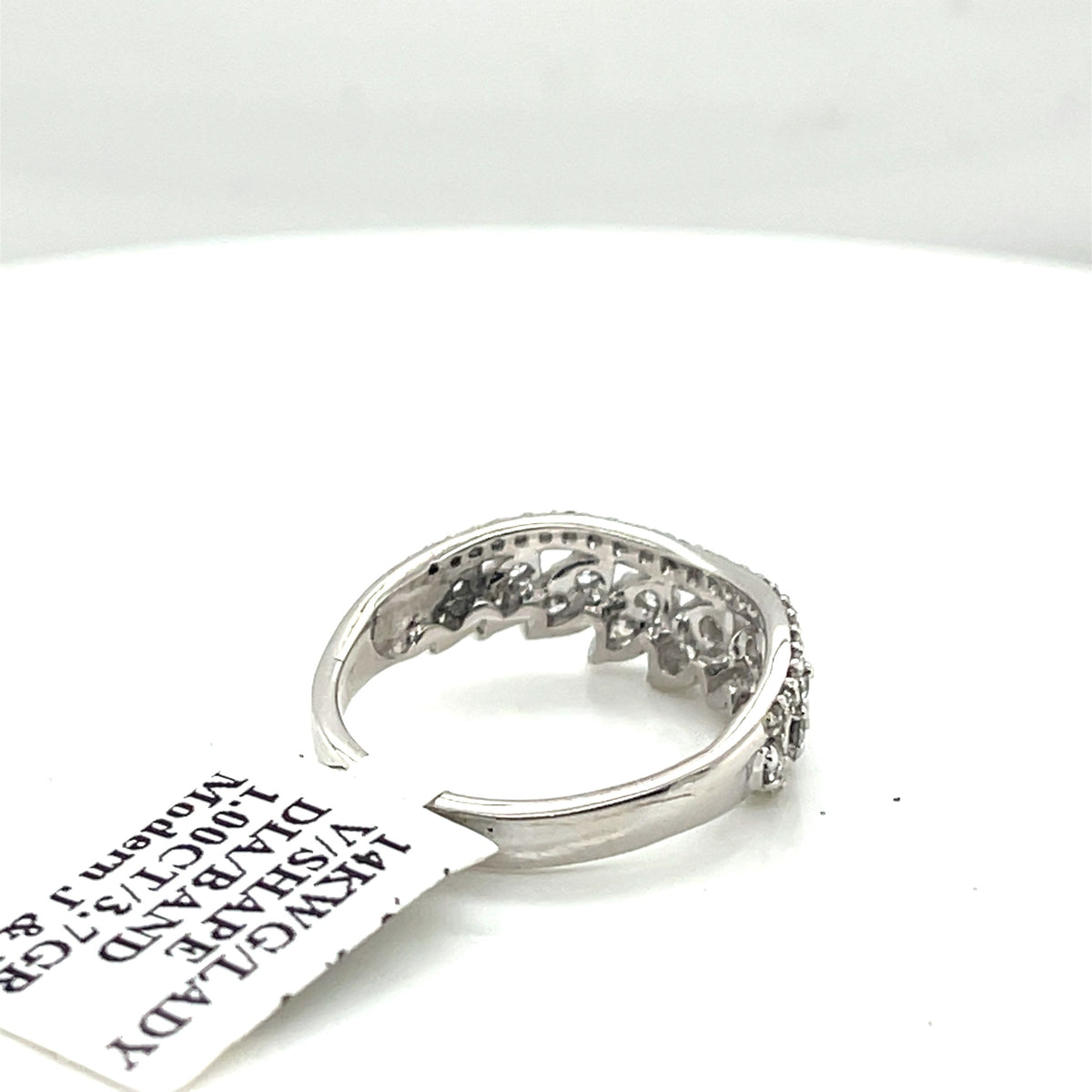 14k White Gold 1.00 CT Diamond V Shaped  Band, 3.7gm Size 6