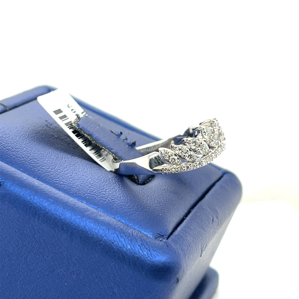 14k White Gold 1.00 CT Diamond V Shaped  Band, 3.7gm Size 6