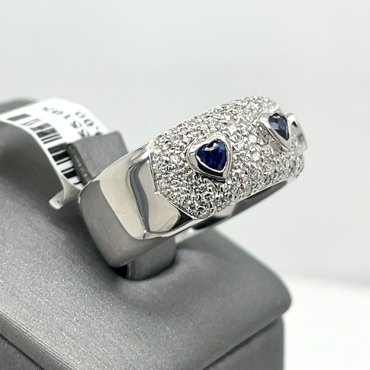 18K WHITE GOLD 1.50 CT DIAMOND AND SAPPHIRE LADIES RING Weight 12.2 gm