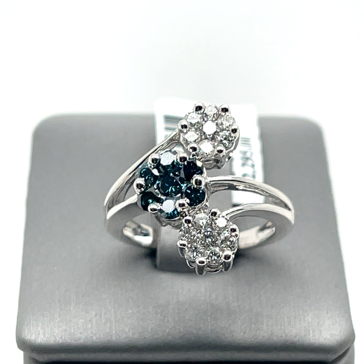 14K White Gold 1.25 CT Blue & White Diamond Ring, 4.2gm, Size 6.25