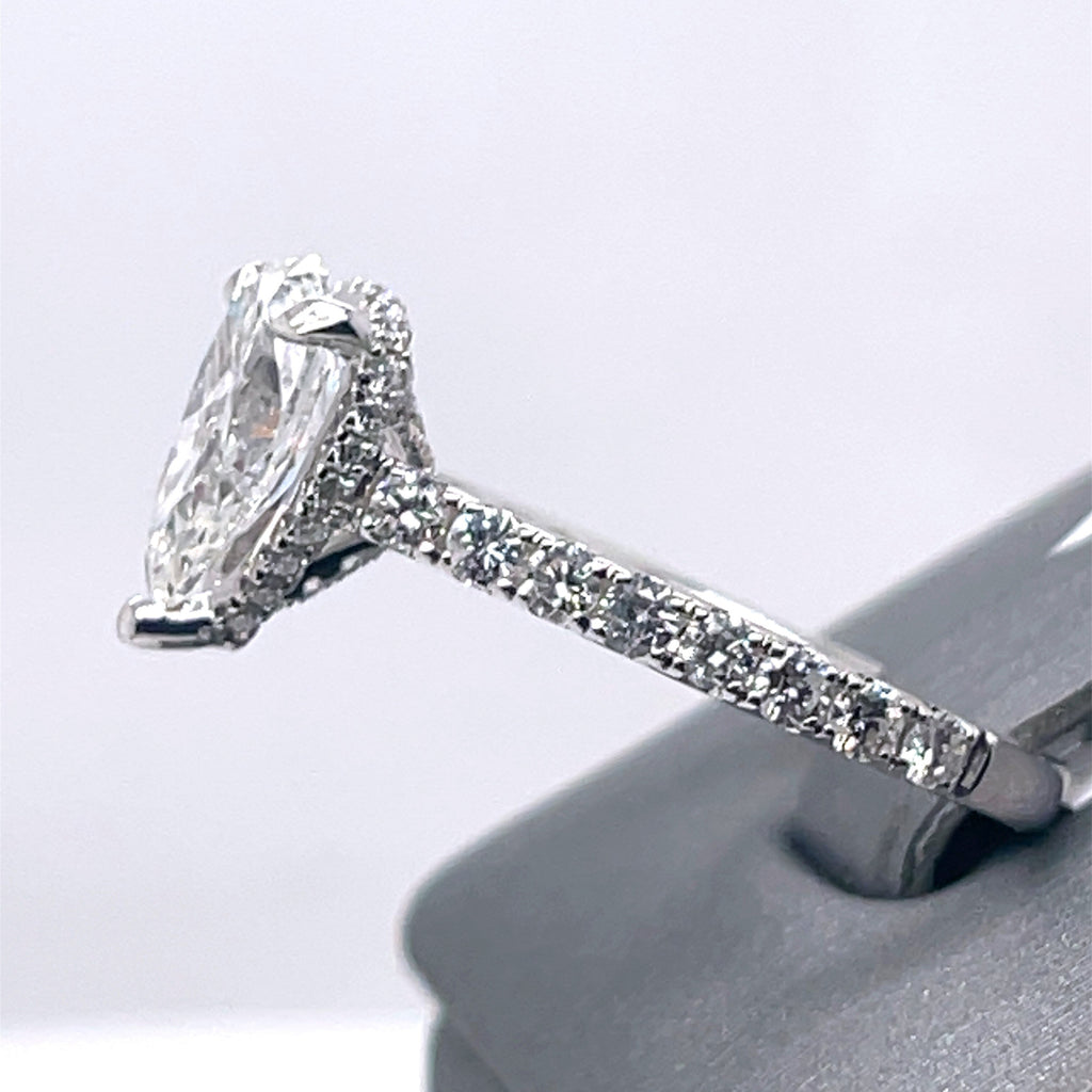 18K White Gold 1.50CT Pear Diamond Engagement ring, Size 6, 4.0g