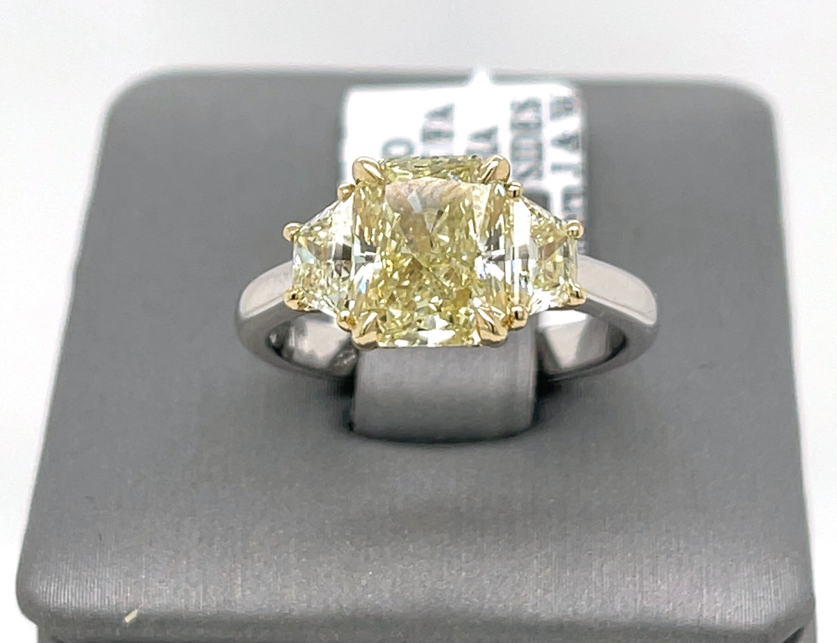 14k two Tone Gold 2.85Ct Radiant Cut Diamond Engagement Ring, Size 6, 4g