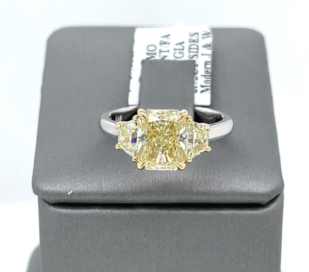 14k two Tone Gold 2.85Ct Radiant Cut Diamond Engagement Ring, Size 6, 4g