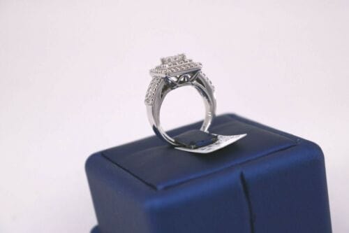 14k White Gold 1.25 CT Diamond Cluster Ladies Ring, 8.1gm, Size 5