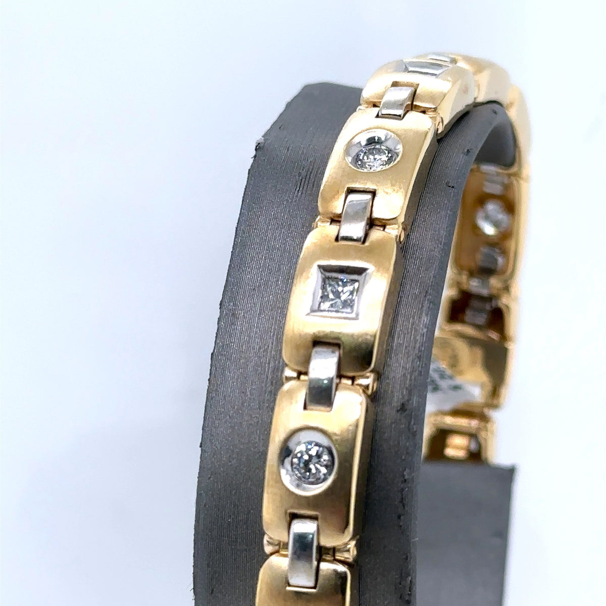 14k Yellow Gold 2.75Ct Men's Diamond Bracelet, 8", 33.8g, S101659