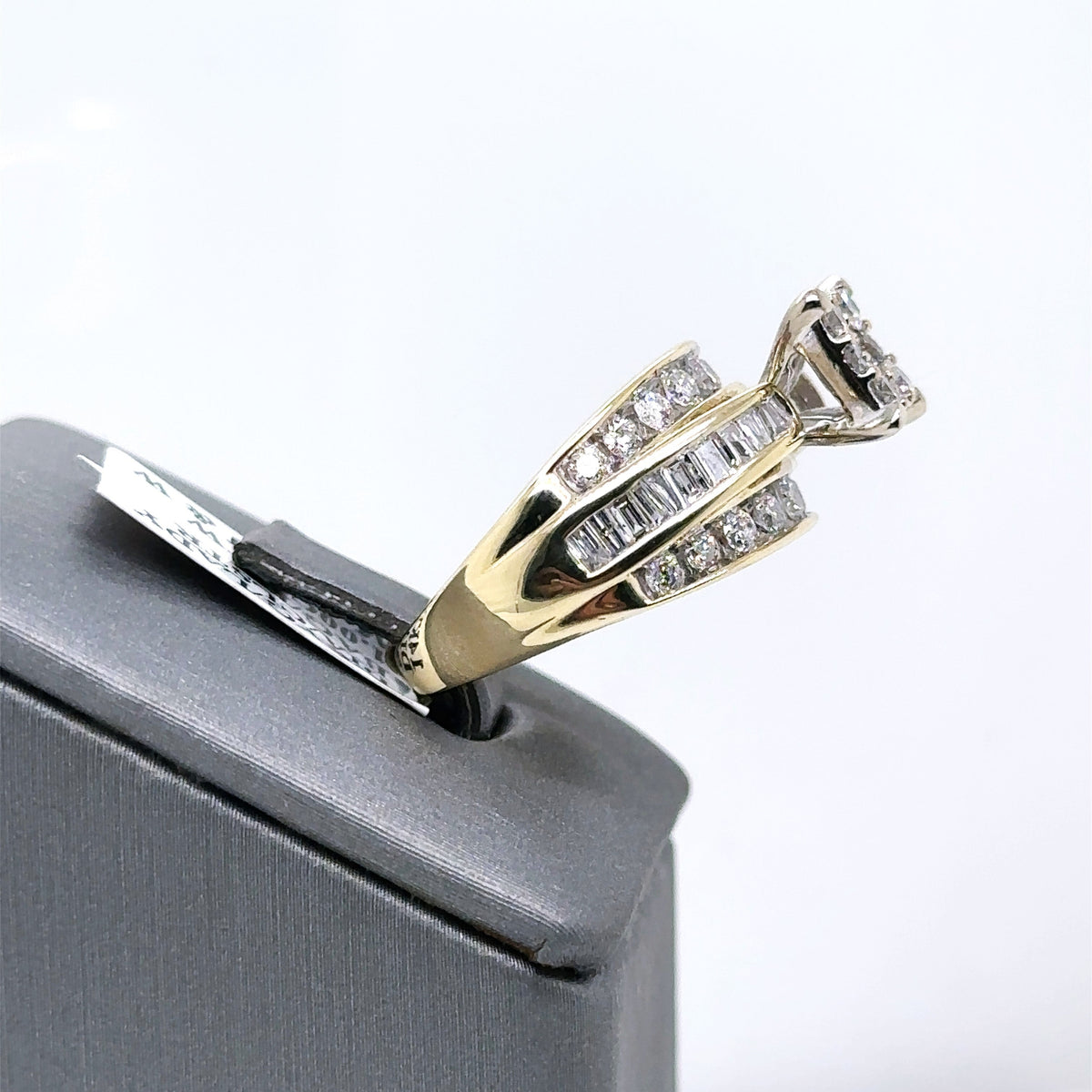 14k Yellow Gold 1.00 CT Diamond Ladies Cluster Ring, 6.6gm, Size 8