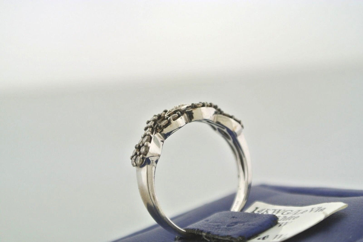 LeVian 14k White Gold 0.50 Chocolate & White Diamond Band, 3gm Size 6.75 S101520
