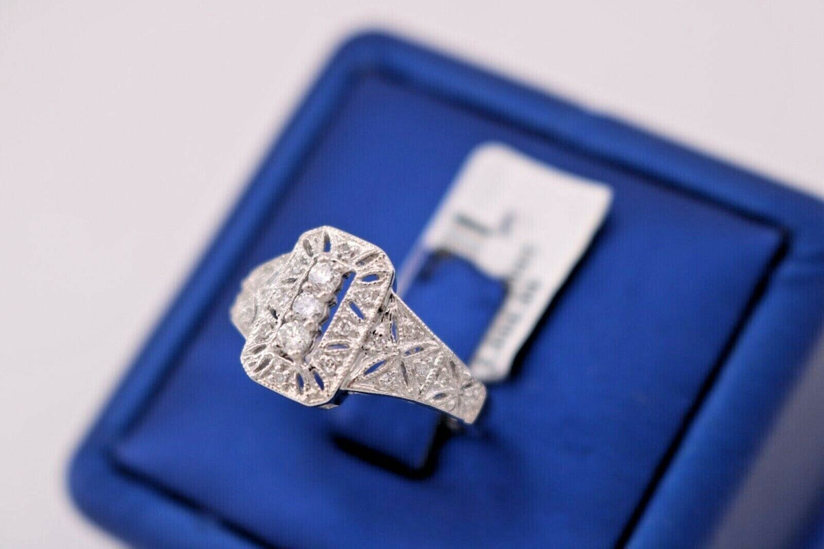 14k White Gold 0.50 CT Diamond Antique Style Ring, 3.4gm, S100854