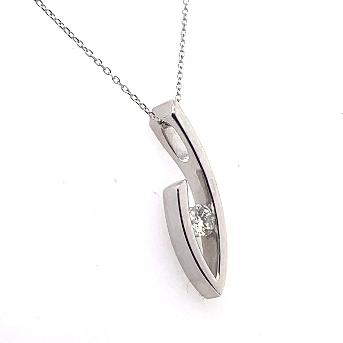 14k White Gold 0.30 CT Diamond Pendant Necklace, 4.8gm, S107316