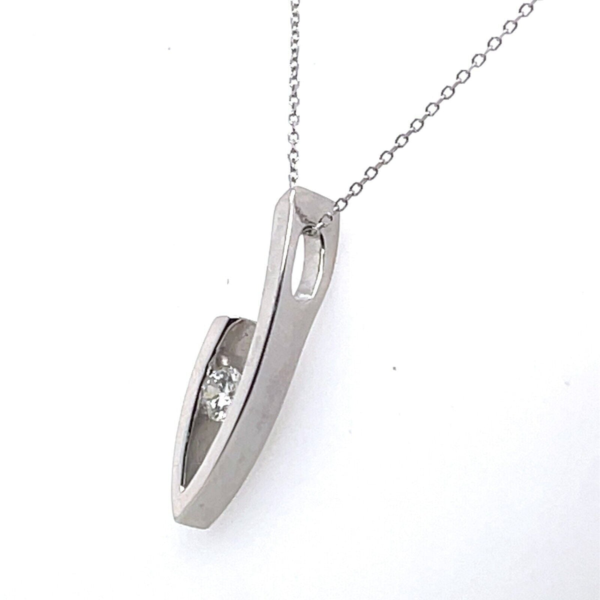 14k White Gold 0.30 CT Diamond Pendant Necklace, 4.8gm, S107316