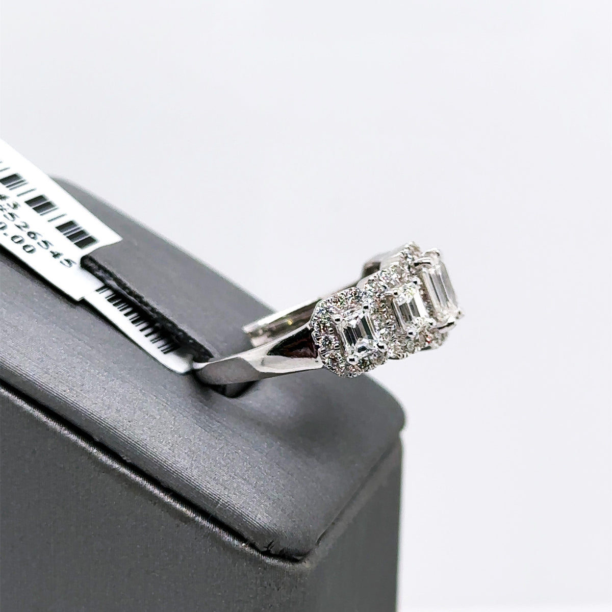 Ladies 14k White Gold 2.25 CT Baguette Diamond Ring 4.1gm Size 7, S107643