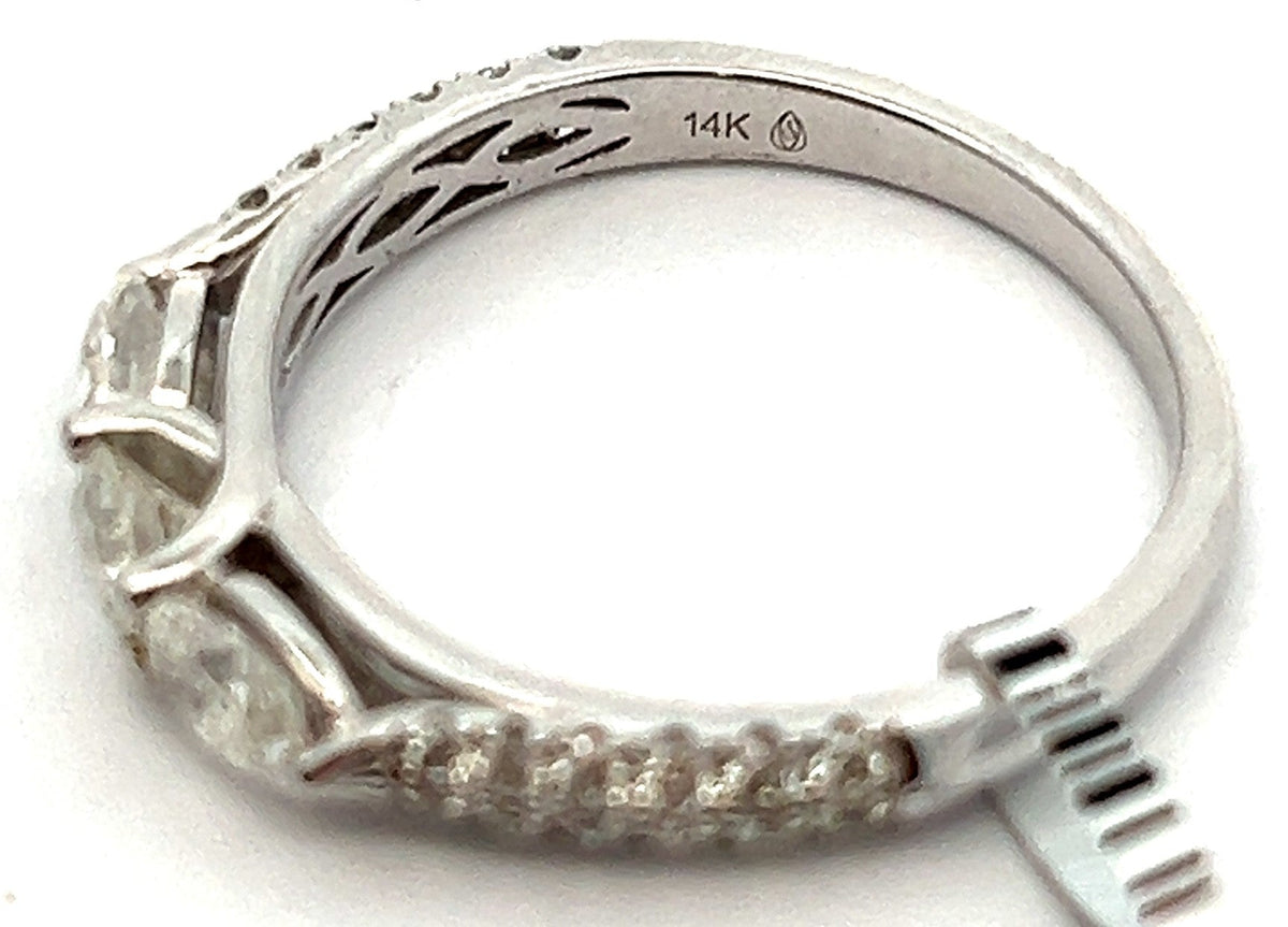 14k White Gold 1.10 CT Baguette & Round Diamond Ring, 2.9gm, size 7 S16308