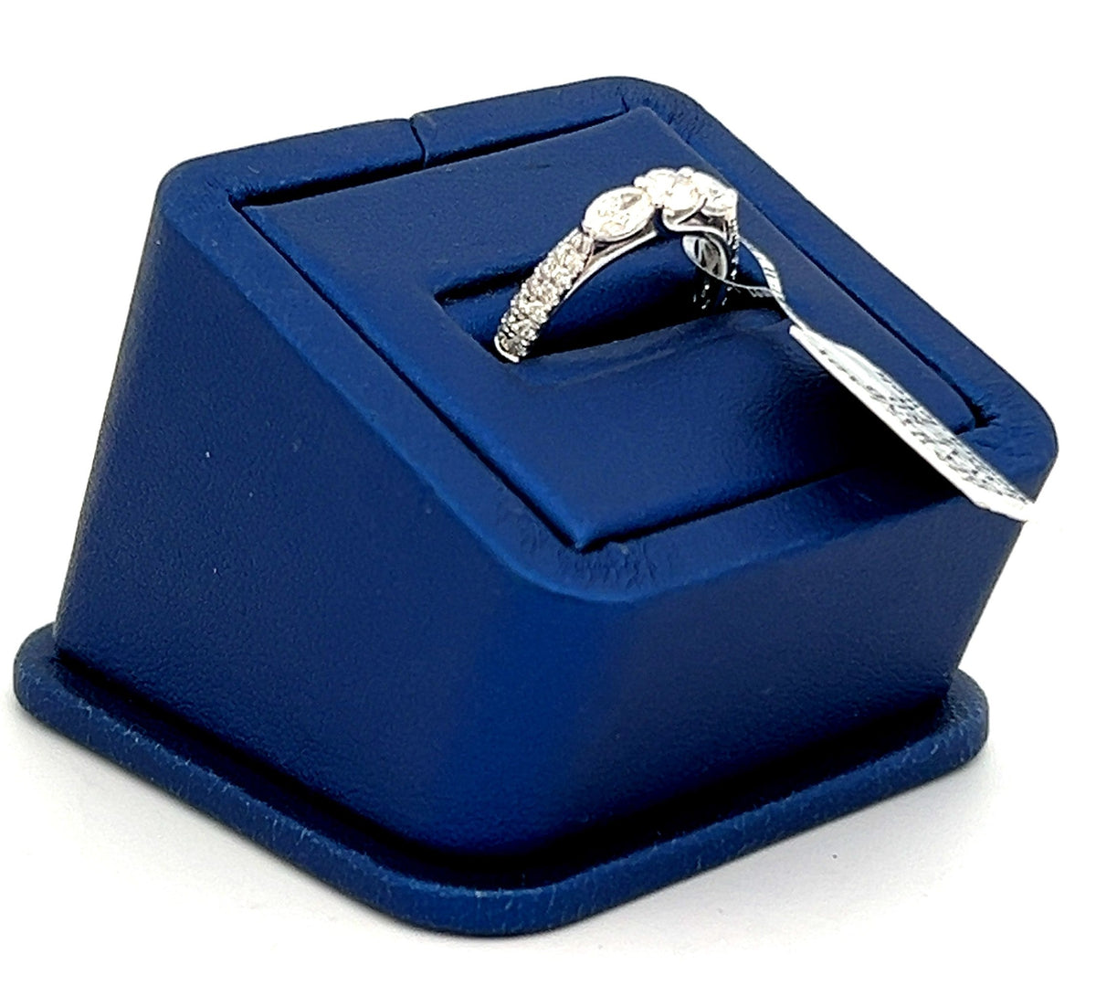 14k White Gold 1.10 CT Baguette & Round Diamond Ring, 2.9gm, size 7 S16308