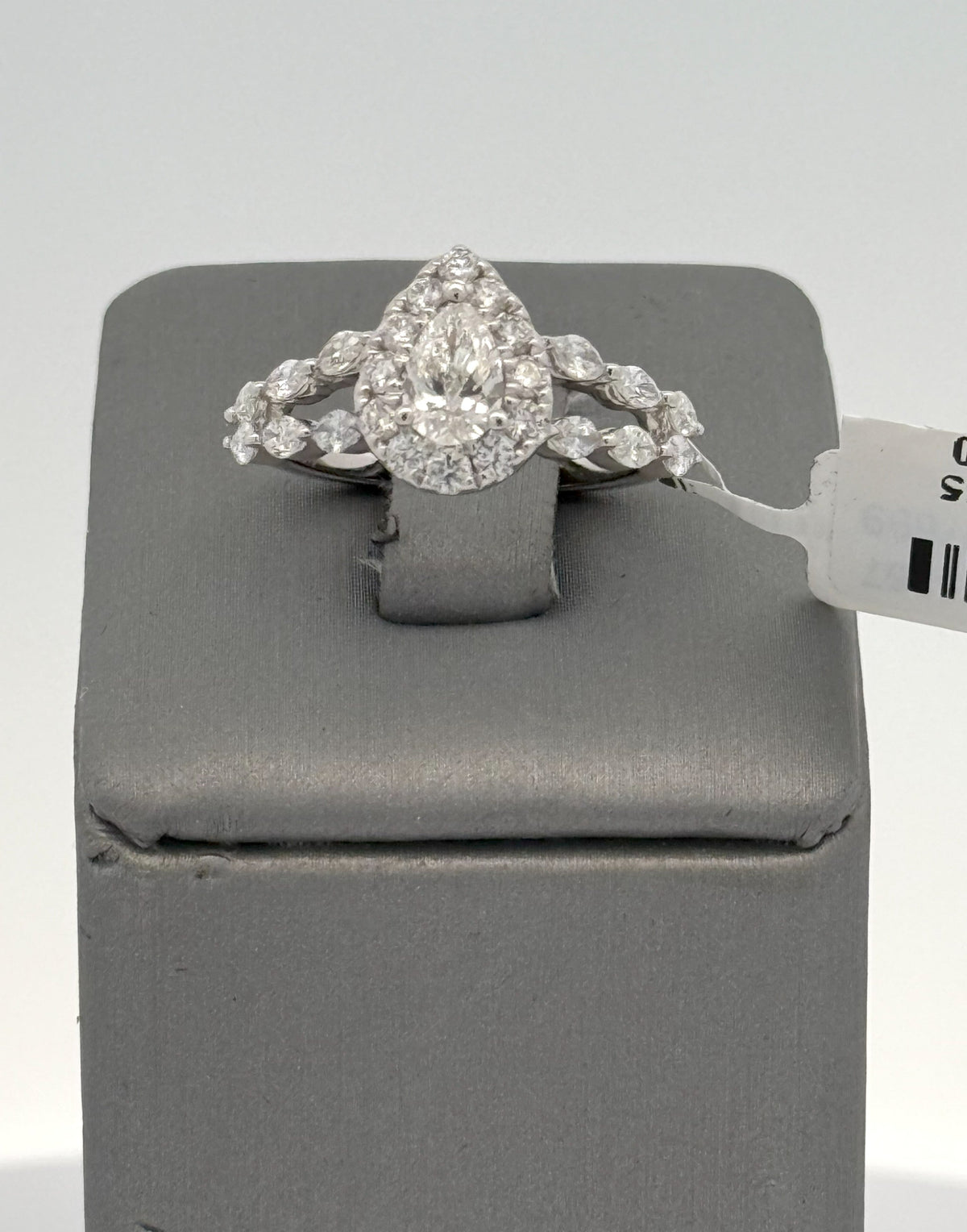 10k White Gold 1.85CT Pear Shape Diamond Engagement Ring, 4.0gm, S16554