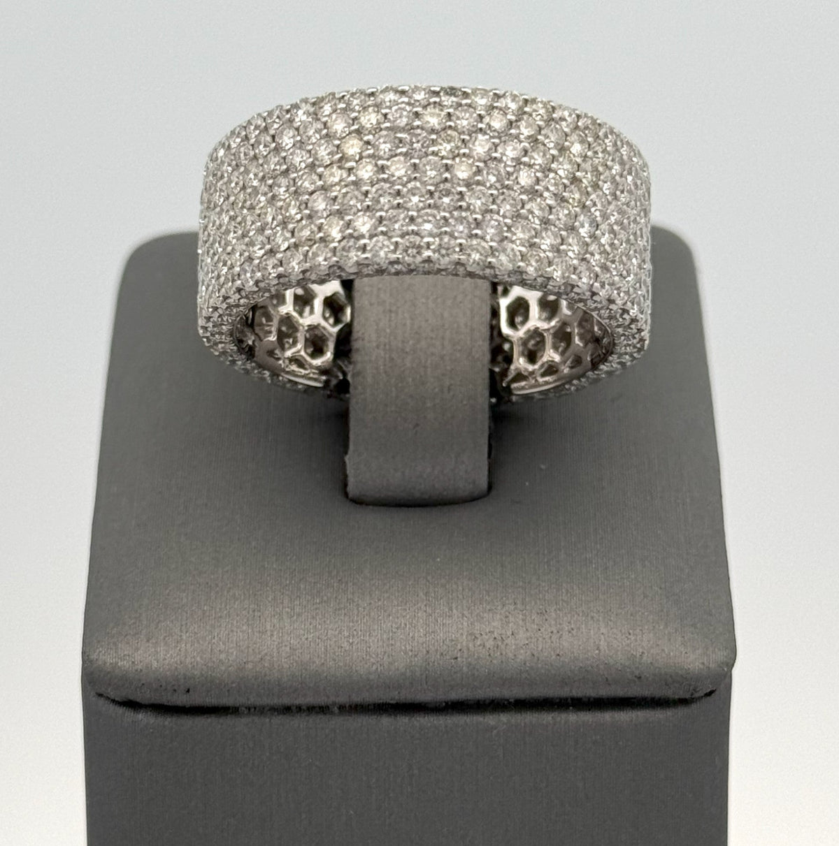 14k White Gold 7.5CT Diamond Men's Pave Band, 9.4g, Size 11.25, S107463