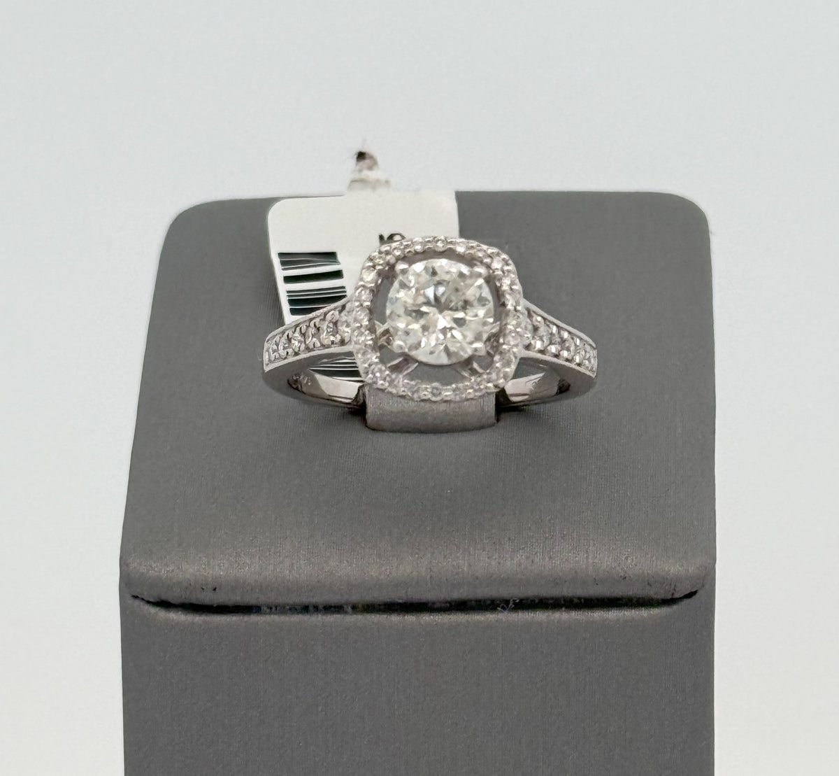 14K White Gold 1.25 CT Diamond Engagement ring, Size 7, 3.9g S107646