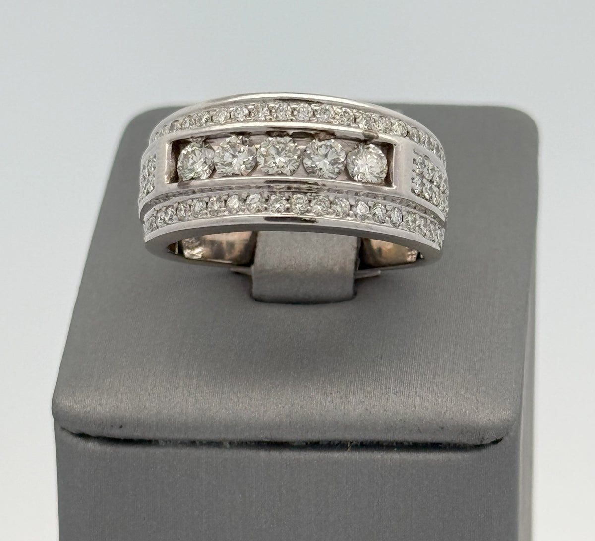 14k White Gold 1.75 CT Diamond Men's Band, 8.8gm, Size 9.5, S108306
