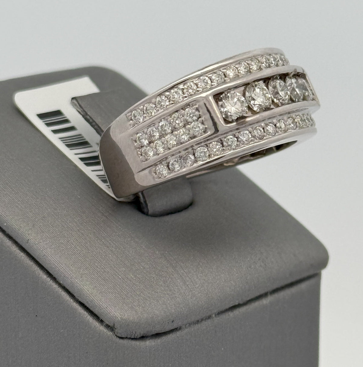 14k White Gold 1.75 CT Diamond Men's Band, 8.8gm, Size 9.5, S108306