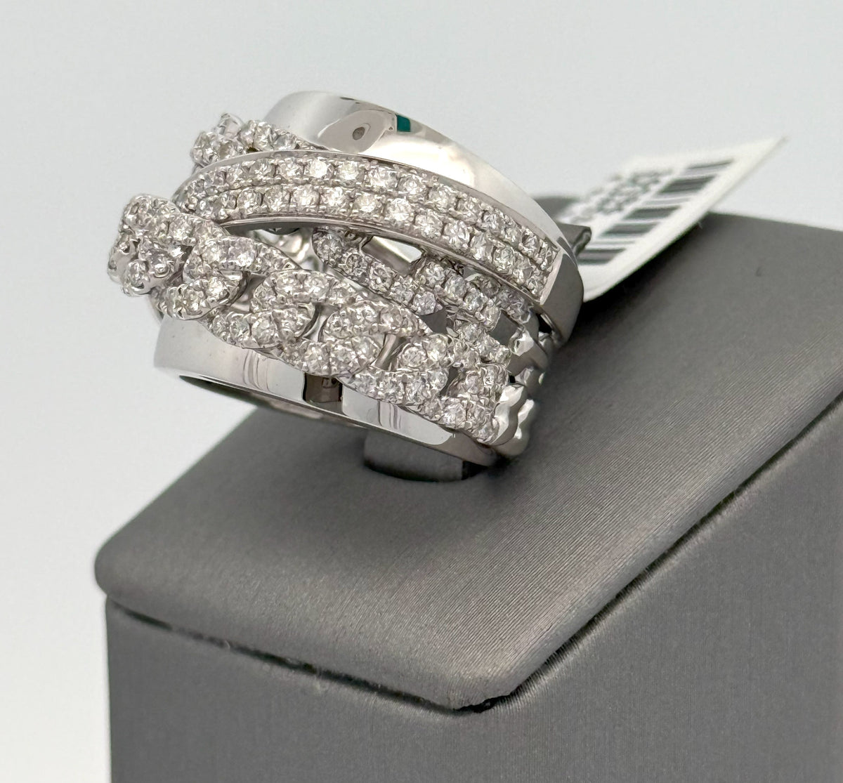 18k White Gold 3.00 CT Diamond Ring, 13.7gm, Size 6.5, S16586