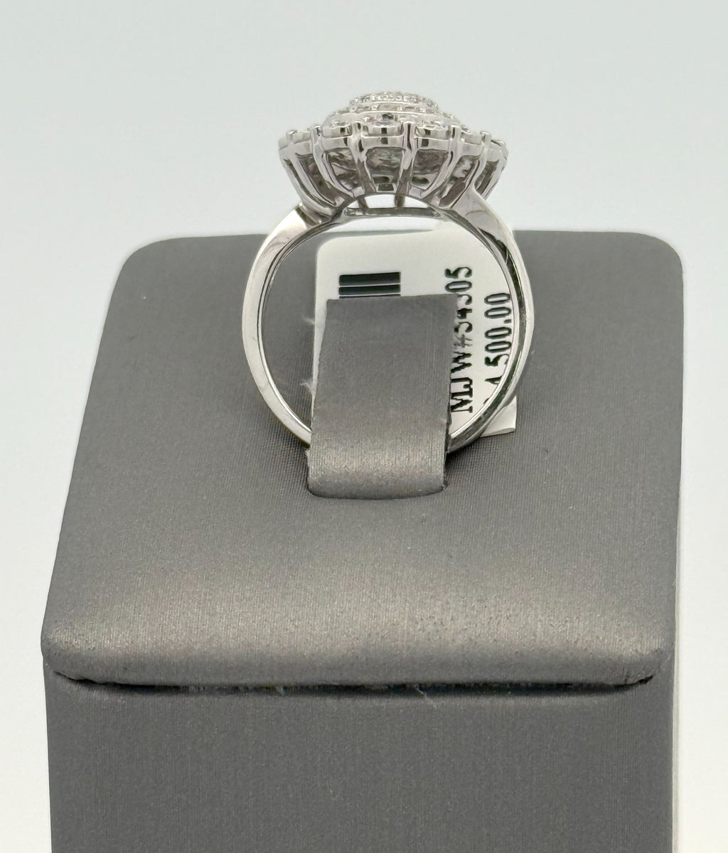 14k White Gold 0.75CT Diamond Cluster Ring Size 4.75, S108426