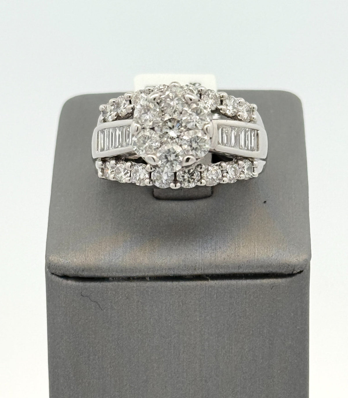 14k White Gold 4.00 CT Diamond Cluster Ladies Ring, 13.7 gm, Size 9, S108477