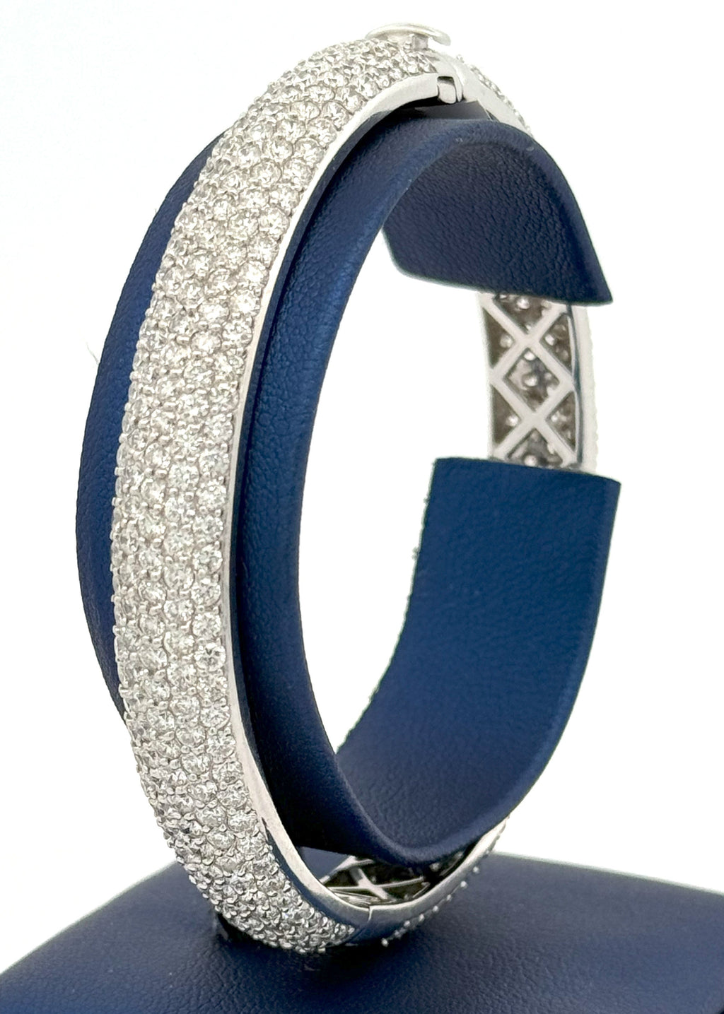 14k White Gold 17.75CT Diamond Bangle Bracelet, 34.6g, 8" wrist, S108265