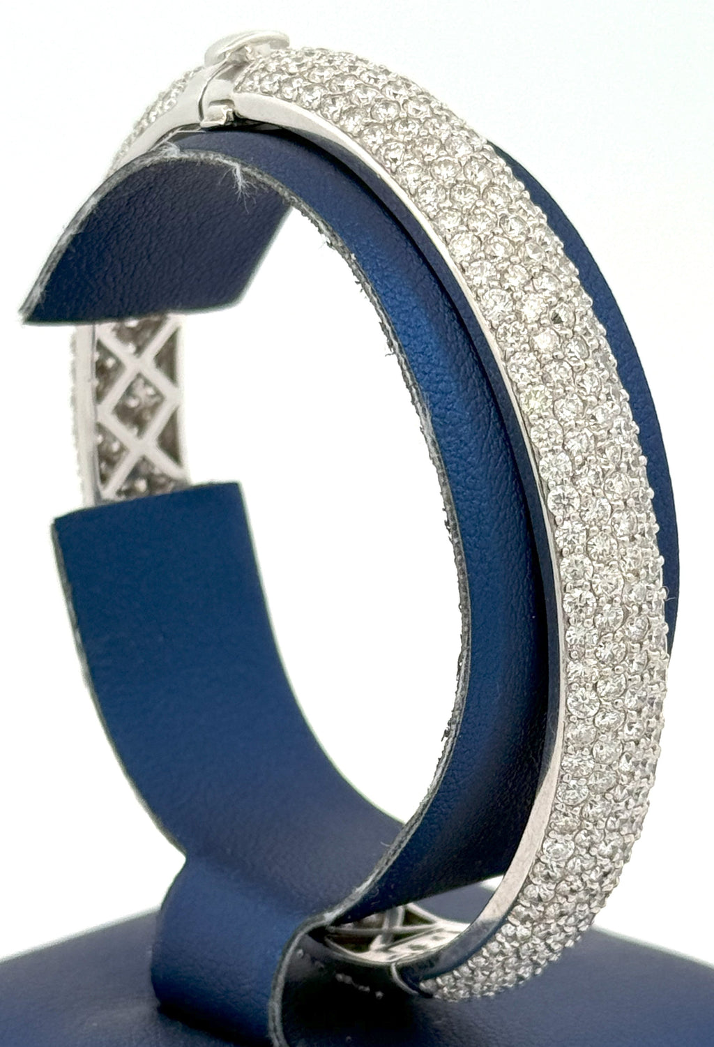 14k White Gold 17.75CT Diamond Bangle Bracelet, 34.6g, 8" wrist, S108265