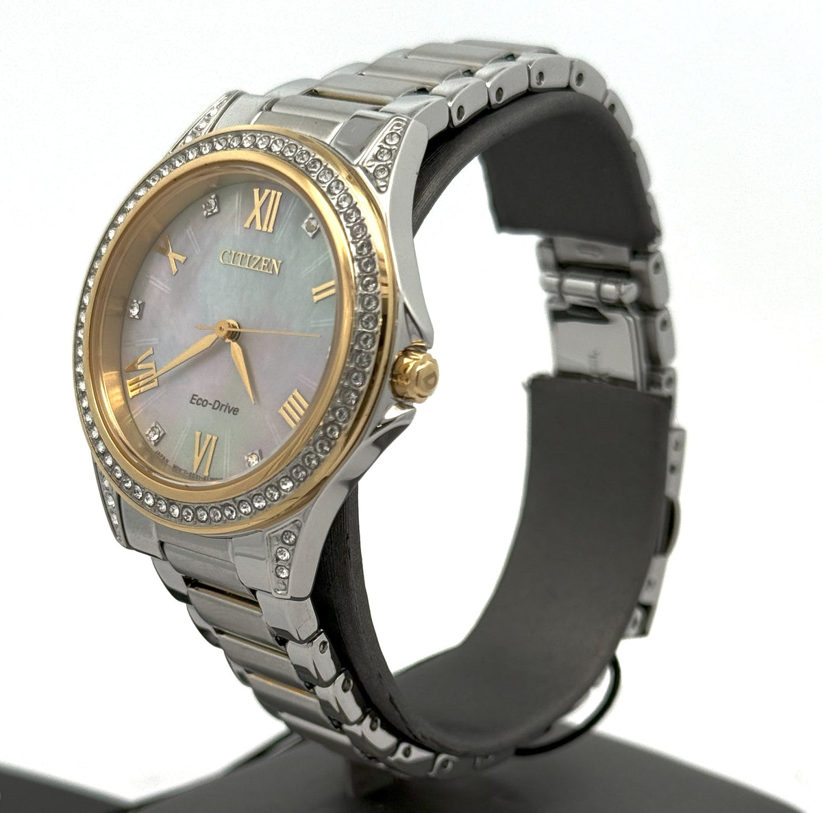 Citizen Weekender Eco Drive 34m Stainless Steel White Crystal dial EM0234-59D