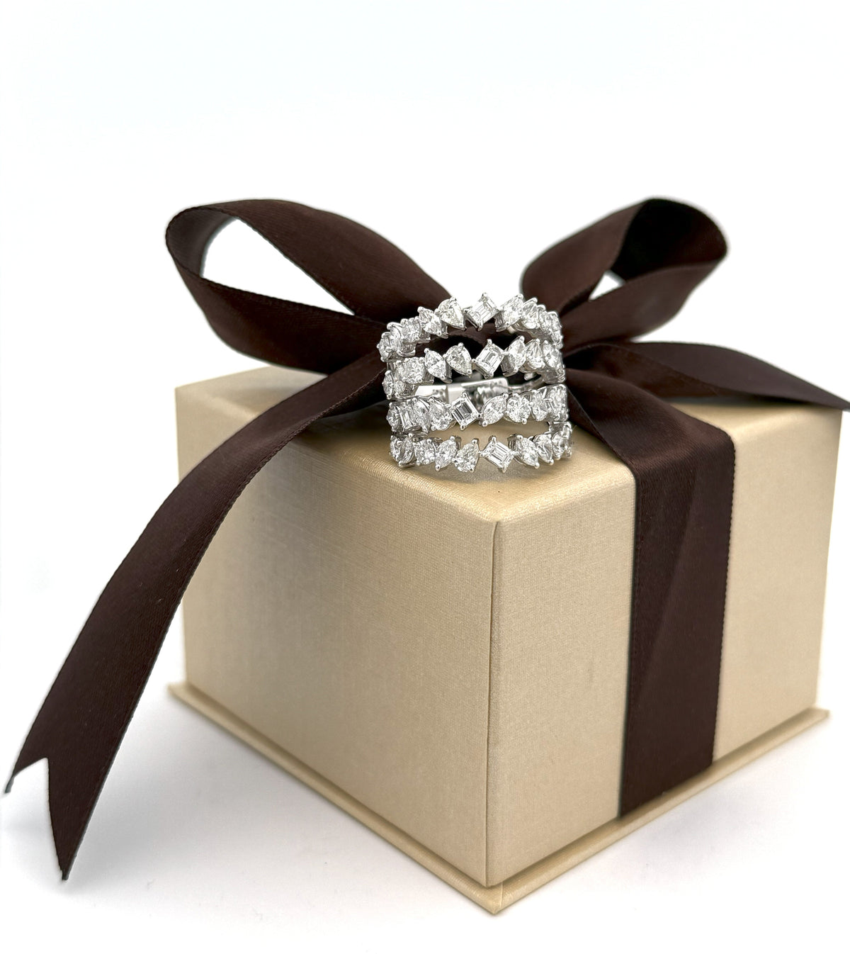 14K White Gold 5.00 CT Diamond Ladies Ring, 8.7gm, Size 7.25, S108589