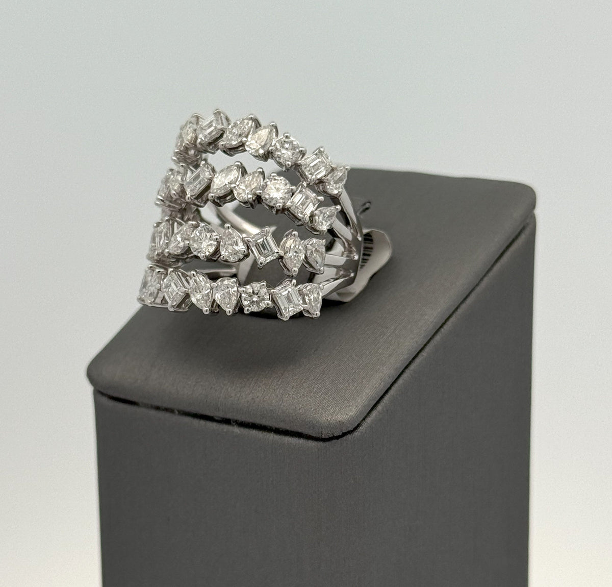 14K White Gold 5.00 CT Diamond Ladies Ring, 8.7gm, Size 7.25, S108589