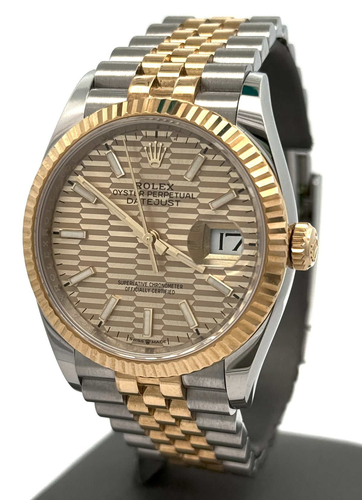 Pre-owned Rolex Datejust 36 Dial  - 126233 - 36mm - Yellow Gold/Steel Golden Fluted Motif Watch, S16282