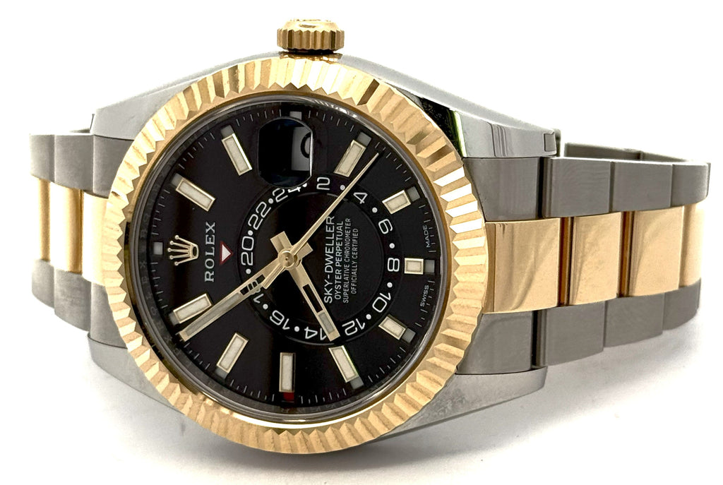 Pre-owned Rolex 326933 Sky-Dweller - 42mm Yellow Gold/SS, S16657