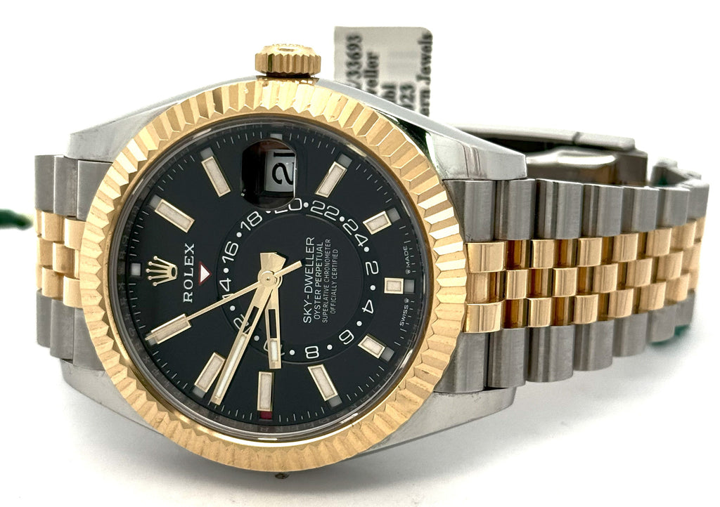 Pre-owned Rolex 336933 Sky-Dweller - 42mm Yellow Gold/SS, S16572