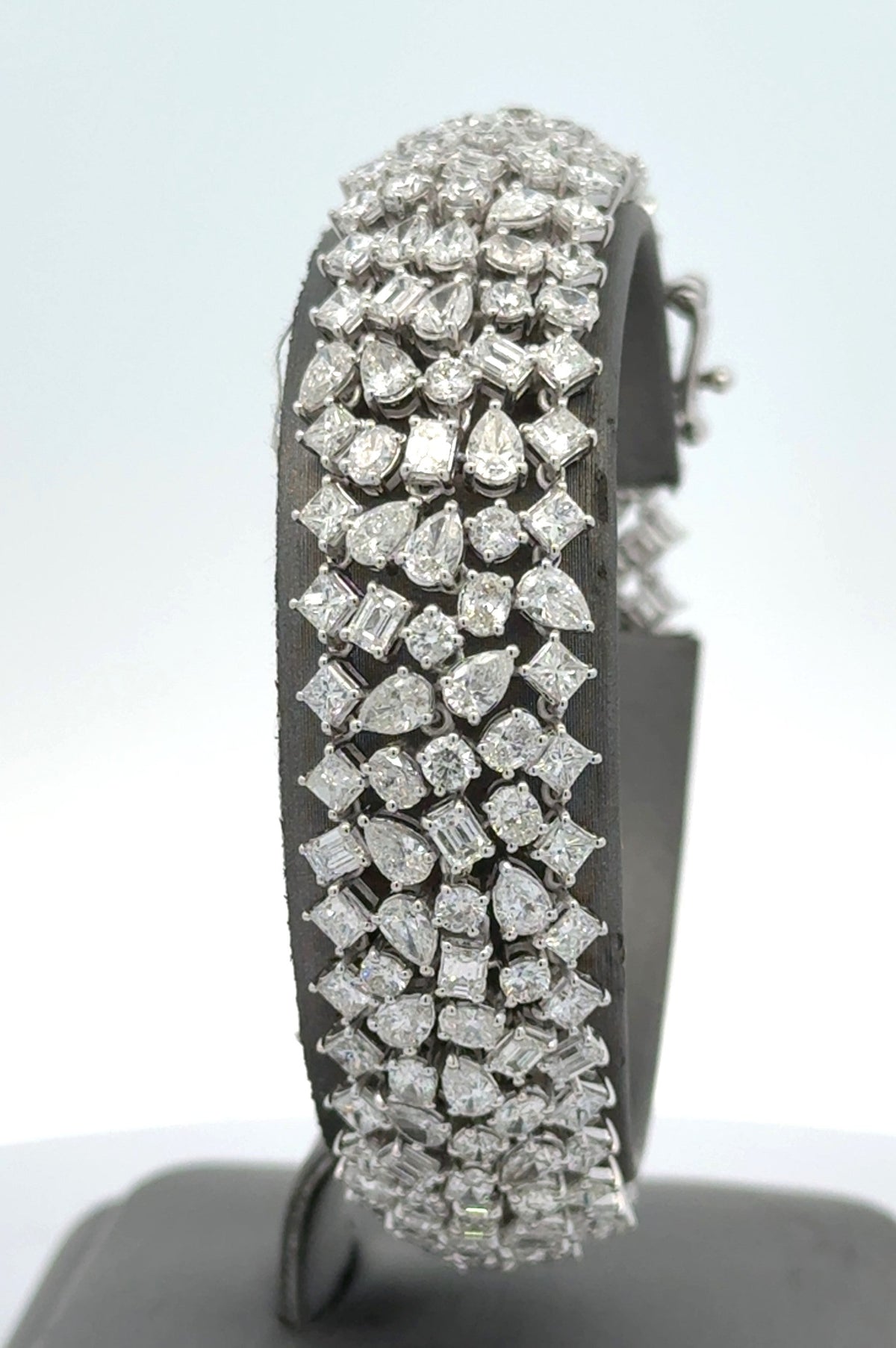 14k White Gold 21.5CT Diamond Bangle Bracelet, 35.7g, 8'',S108264