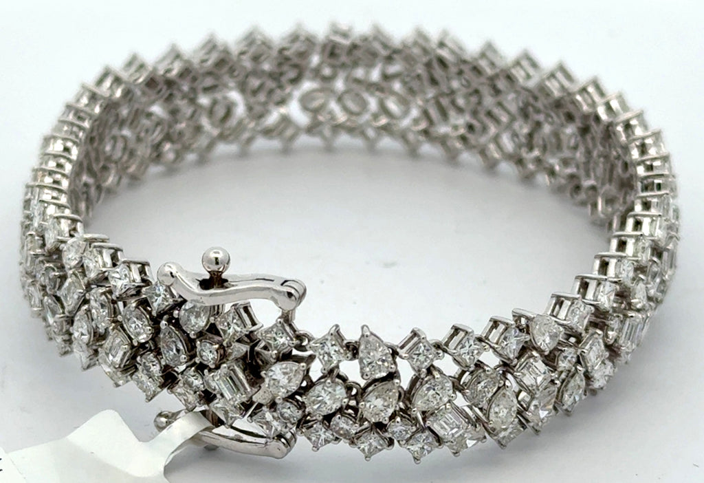 14k White Gold 17.0CT Diamond Bangle Bracelet, 26.6g, 7.5'', S108304