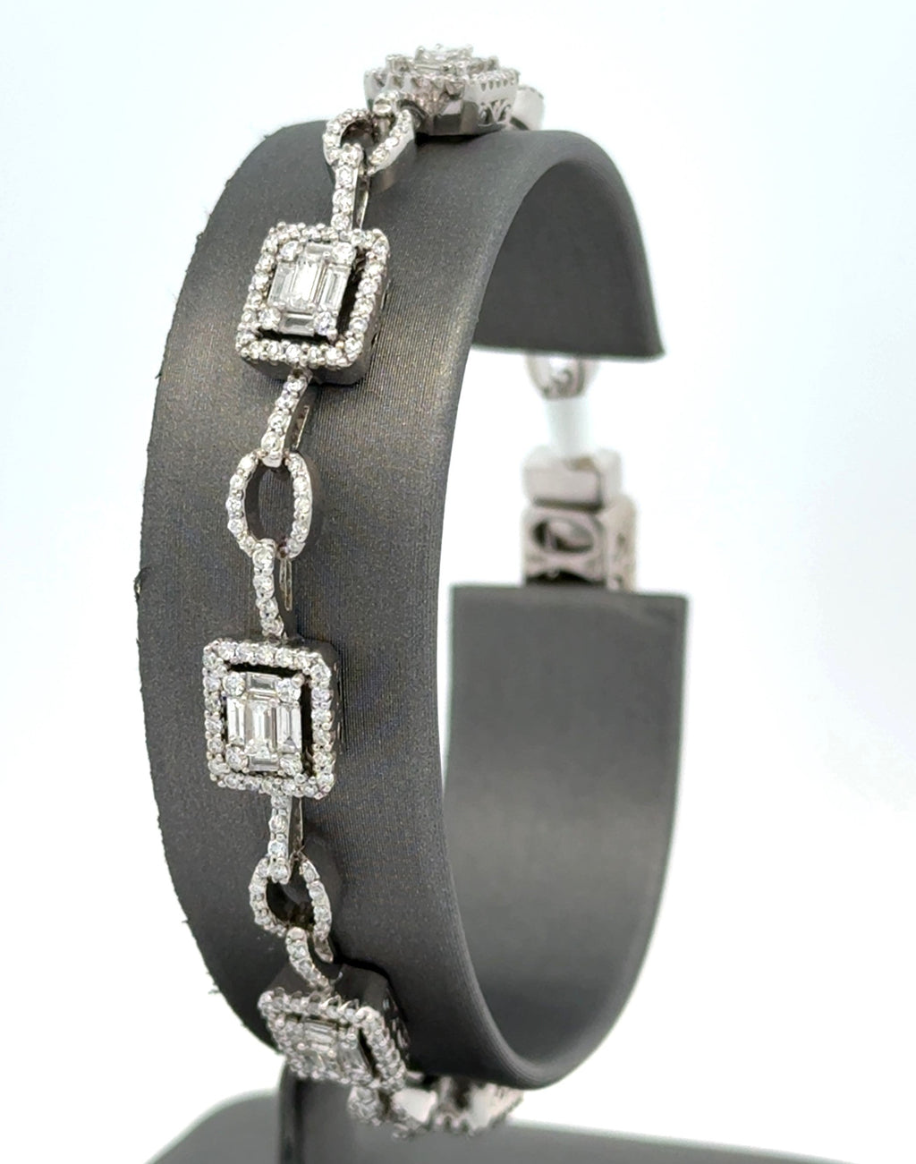 14k White Gold 4.75 CT Baguette Diamond Bracelet, 7", 17.8g, S16454
