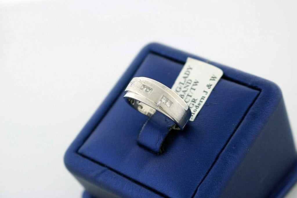10k White Gold 0.30 CT Diamond Wedding Band, 3.6gm, S101134