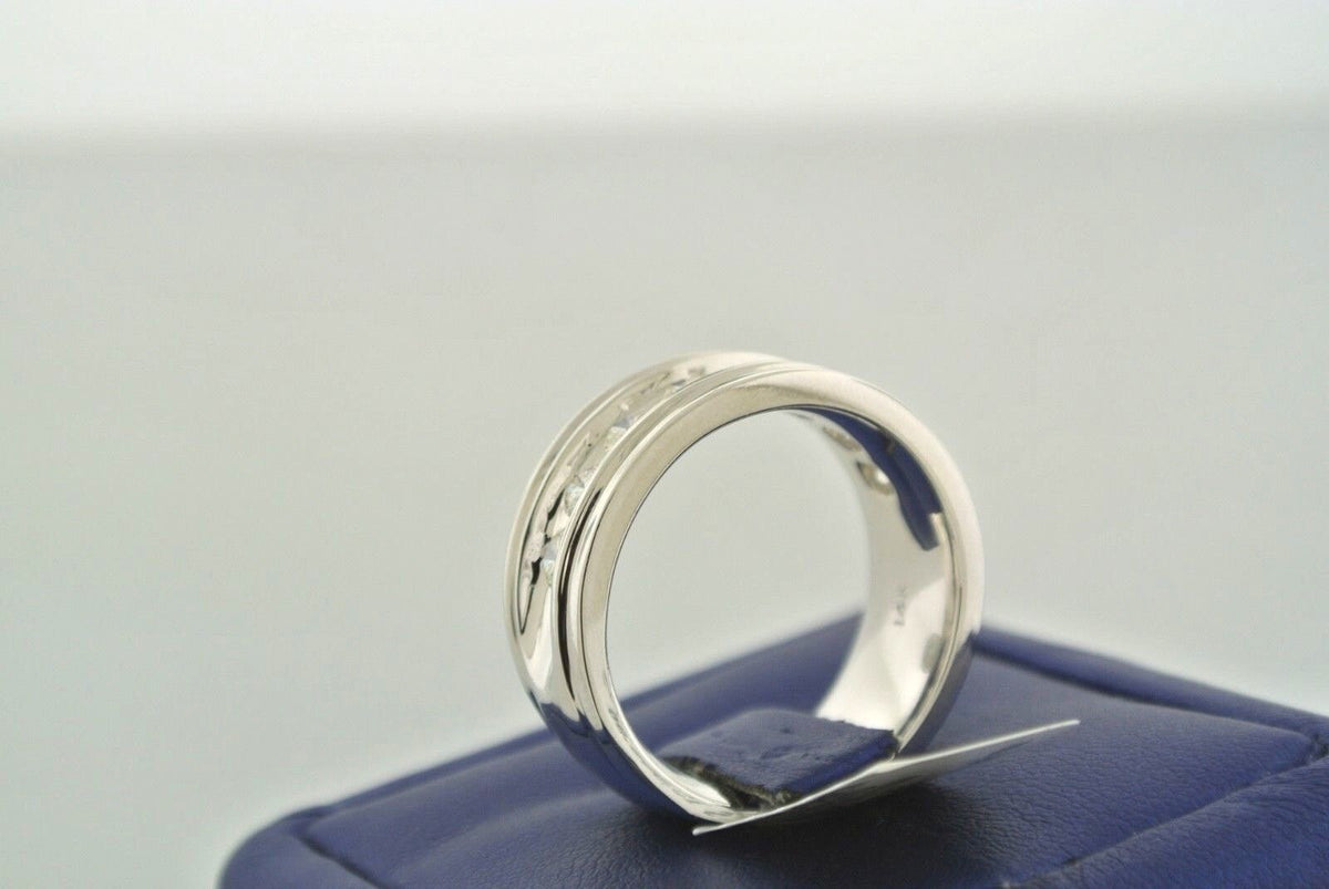14k White Gold 1.50 CT Diamond Men's Fancy Band, 15.8gm, Size 10.75