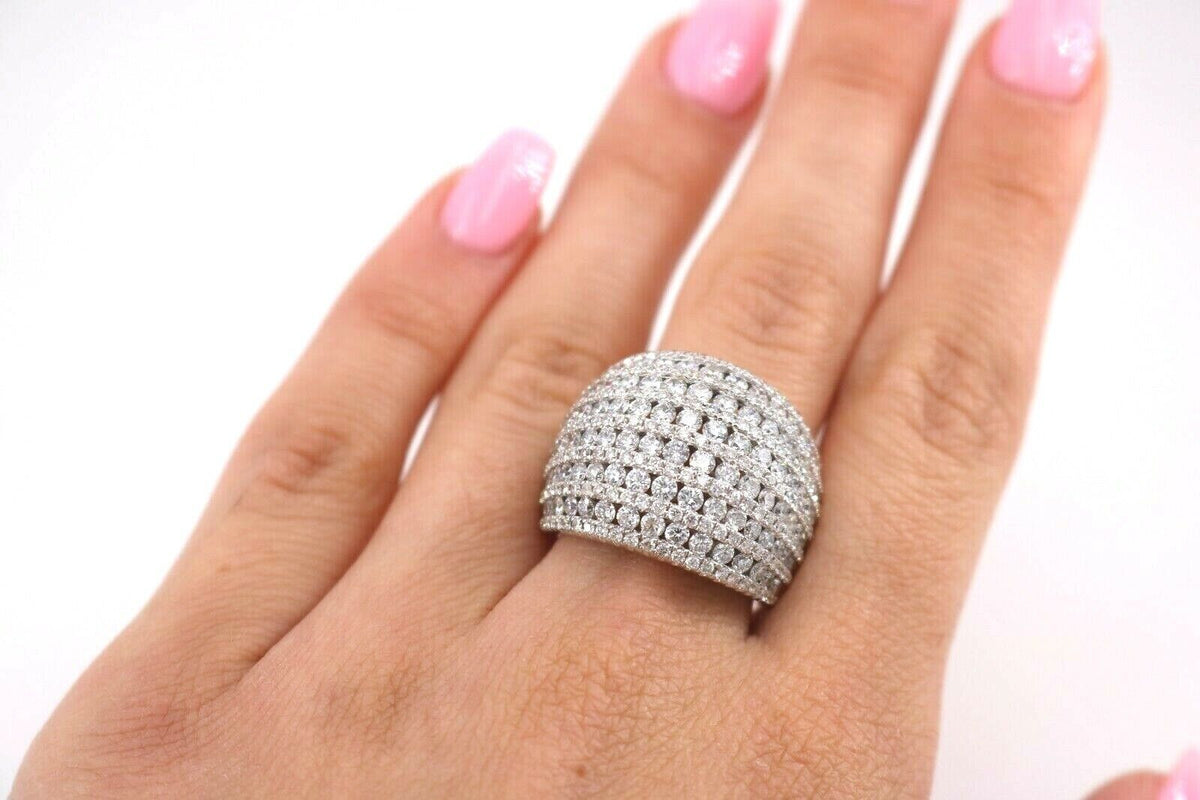 18k White Gold 4.50 CT Channel Set Diamond Ring, 18gm, Size 7.76