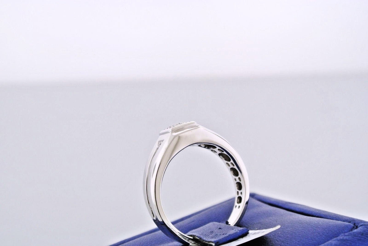 14k White Gold 0.50 CT Diamond Men's Ring, 5.5gm, Size 10.5