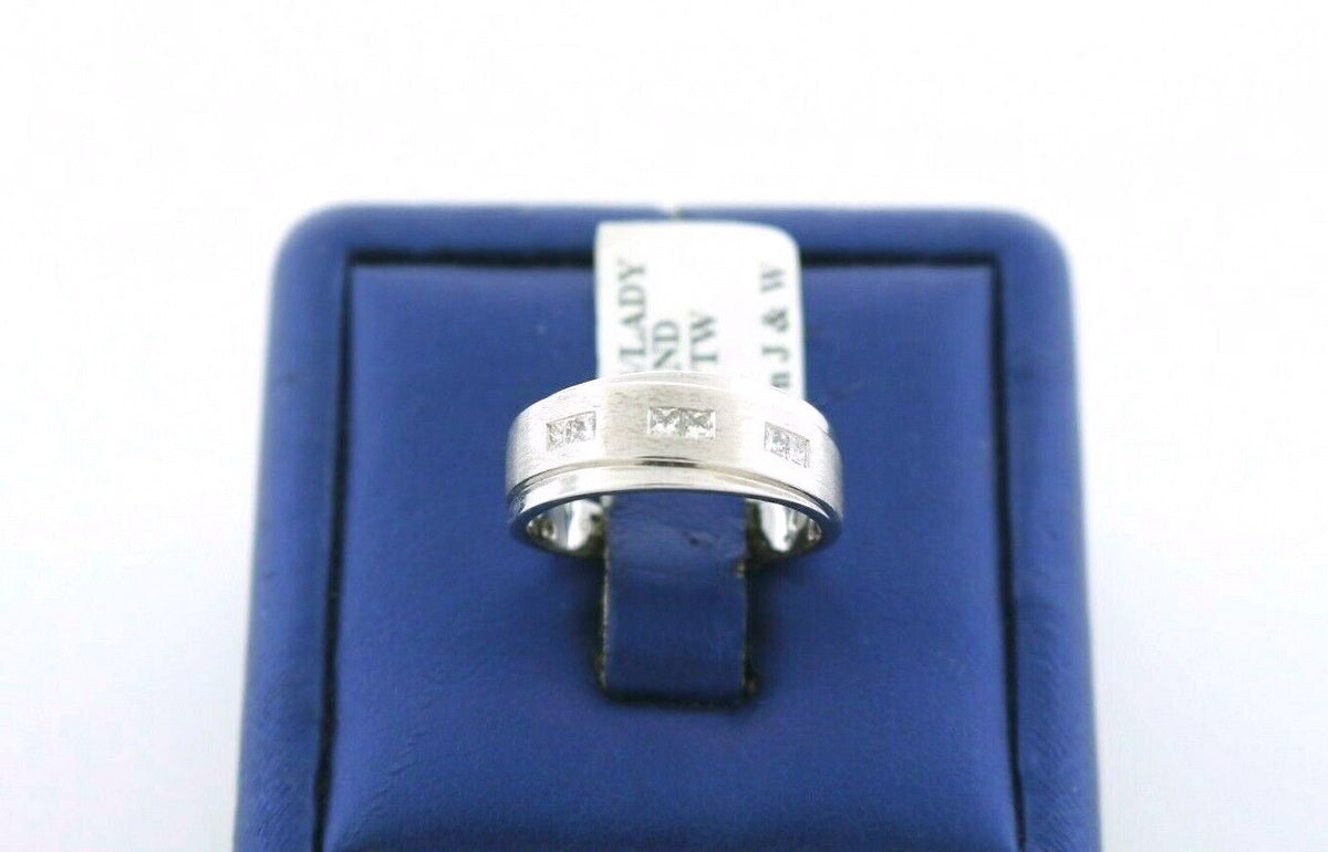 10k White Gold 0.30 CT Diamond Wedding Band, 3.6gm, S101134